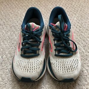 Brooks Glycerin 19- light blue and pink